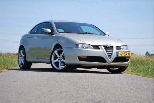 Alfa Romeo GT - 2.0 JTS DISTINCTIVE - UNIEK - 26.000KM - 1