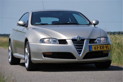 Alfa Romeo GT - 2.0 JTS DISTINCTIVE - UNIEK - 26.000KM - 1