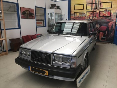 Volvo 240 - 2.3 GLI TURBO ONE OF A KIND AUTOMAAT, EXCLUSIEF ZILVER - 1