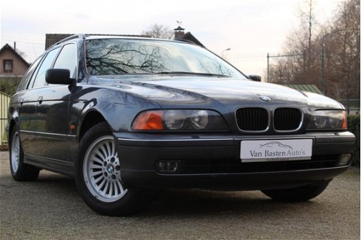 BMW 5-serie Touring - 528i Executive | E39 | AUT | Leder | Youngtimer - 1