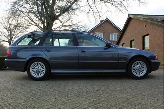 BMW 5-serie Touring - 528i Executive | E39 | AUT | Leder | Youngtimer - 1