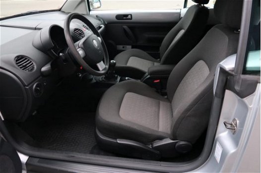 Volkswagen New Beetle Cabriolet - 1.4-16V Trendline Airco Elektrische kap Sportvelgen Mistlampen CD- - 1