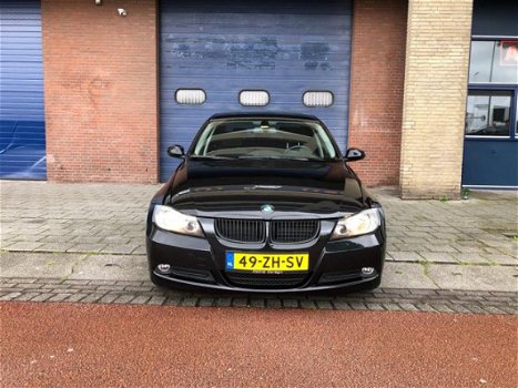 BMW 3-serie - 320i Business Line - 1