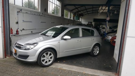 Opel Astra - 1.4 Essentia Mooiste van Nederland dealer onderhouden - 1