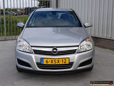 Opel Astra - 1.8 Essentia - 1