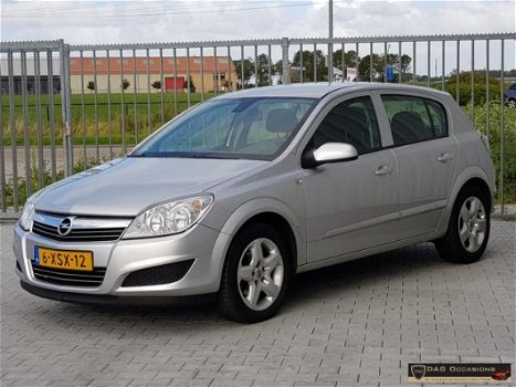 Opel Astra - 1.8 Essentia - 1