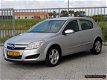 Opel Astra - 1.8 Essentia - 1 - Thumbnail