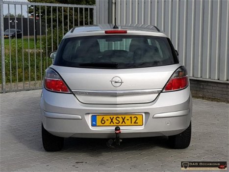 Opel Astra - 1.8 Essentia - 1