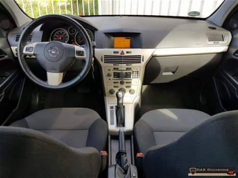 Opel Astra - 1.8 Essentia - 1