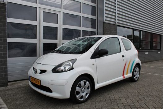 Toyota Aygo - 1.0-12V Zuinig Apk 09-2020 - 1