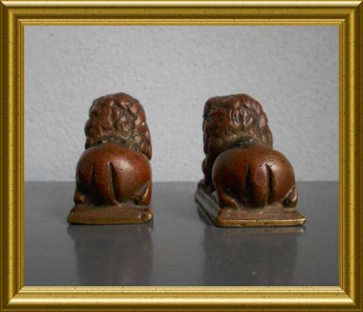 Twee kleine bronzen leeuwtjes - 5