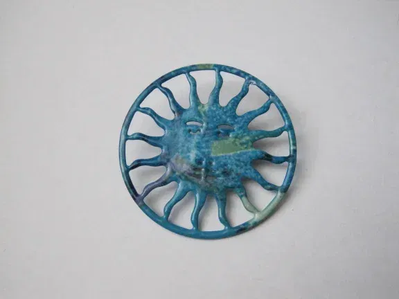 Broche emaille zon blauw groen paars emaille 4.7 cm - nr. 1