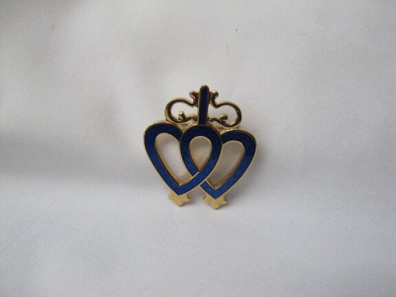 Broche goudkleurig blauw quilloche emaille dubbel hart 3.6x3.0 cm. - Afbeelding 6