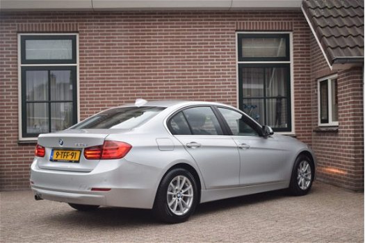 BMW 3-serie - 320d 164pk H6 EfficientDynamics Edition Executive Xenon Ecc Pdc Trekhaak Navigatie - 1