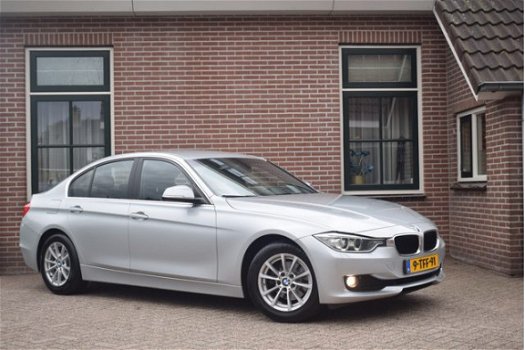 BMW 3-serie - 320d 164pk H6 EfficientDynamics Edition Executive Xenon Ecc Pdc Trekhaak Navigatie - 1