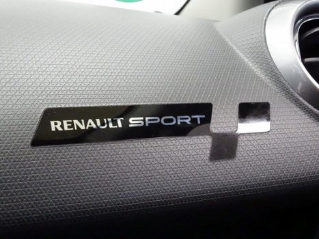 Renault Clio Estate - 1.2 GT Automaat Navigatie 120pk - 1