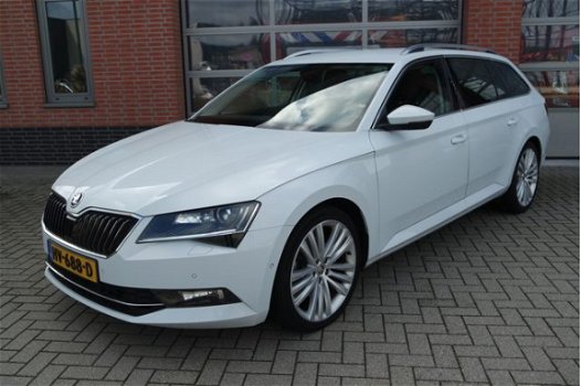 Skoda Superb Combi - 2.0 TDI 150pk Style Business - 1