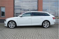 Skoda Superb Combi - 2.0 TDI 150pk Style Business