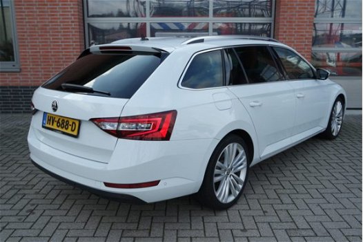 Skoda Superb Combi - 2.0 TDI 150pk Style Business - 1