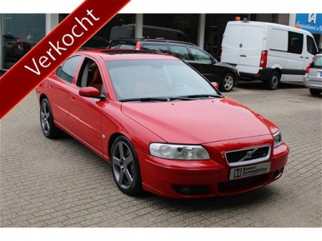 Volvo S60 - 2.5 R AWD 300pk Ex. Volvocars Zweden company car - 1