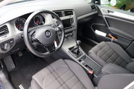 Volkswagen Golf Variant - 1.0 TSI Comfortline 50 procent deal 5.975, - ACTIE Trekhaak / DAB+ / LMV / - 1