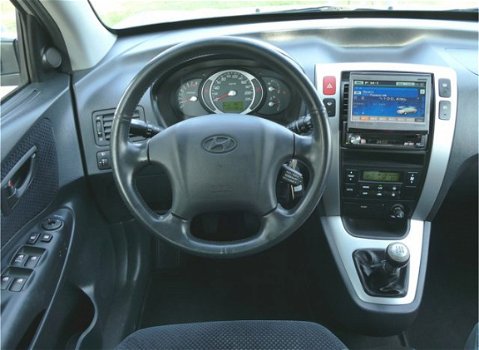 Hyundai Tucson - 2.0i Style, trekhaak, cruise-control, automatische airco - 1