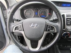 Hyundai i20 - 1.4i i-Motion 5drs AUTOMAAT weinig km Bovag garant ie