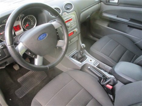 Ford Focus Wagon - 1.6 TDCi Titanium EURO 4 2e eigenaar - 1