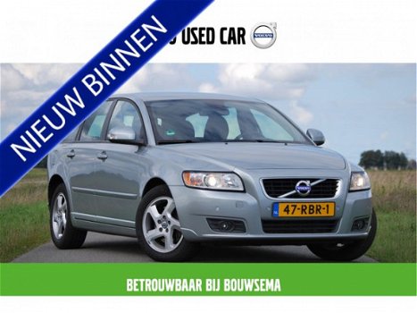 Volvo V50 - D3 Momentum 5-Cilinder Uniek Automaat - 1