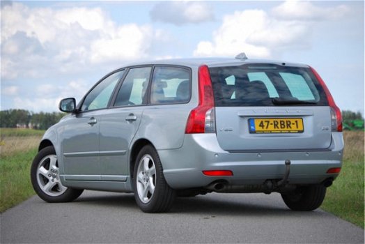 Volvo V50 - D3 Momentum 5-Cilinder Uniek Automaat - 1