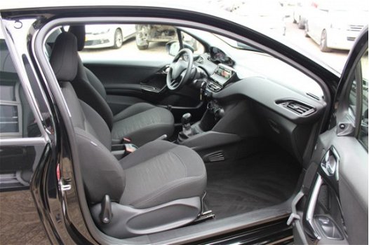 Peugeot 208 - 1.0 VTi Access (68pk) Airco/ Cruise/ C.V. Afstand/ Elek. ramen/ Isofix/ AUX/ Dakspoile - 1