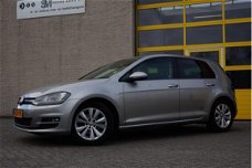 Volkswagen Golf - 1.6 TDI 5drs Highline BlueMotion BJ2014 Bi-Xenon | Navi (Groot) | Clima | PDC V+A