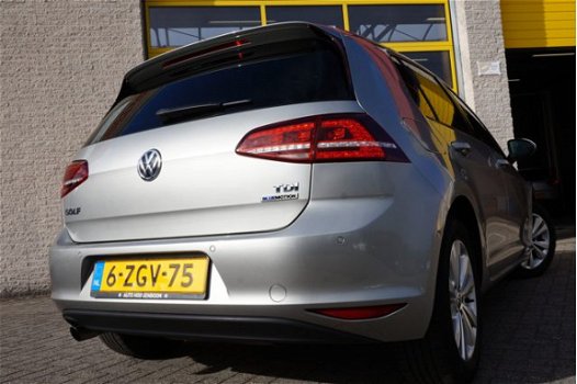 Volkswagen Golf - 1.6 TDI 5drs Highline BlueMotion BJ2014 Bi-Xenon | Navi (Groot) | Clima | PDC V+A - 1