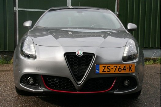 Alfa Romeo Giulietta - 1.4 Turbo MultiAir Business Super LEER, NAVI, XENON, AUTOMAAT - 1
