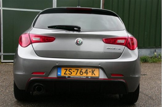 Alfa Romeo Giulietta - 1.4 Turbo MultiAir Business Super LEER, NAVI, XENON, AUTOMAAT - 1