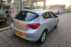 Opel Astra - 1.4 NAVIGATIE / BLUETOOTH / PARKEERSENS
