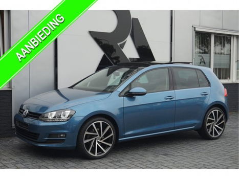 Volkswagen Golf - 1.4 TSI Highline Panorama|Leder|Xenon|PDC Blauw Metallic - 1