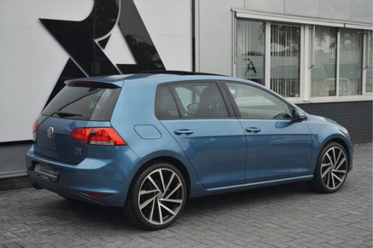 Volkswagen Golf - 1.4 TSI Highline Panorama|Leder|Xenon|PDC Blauw Metallic - 1