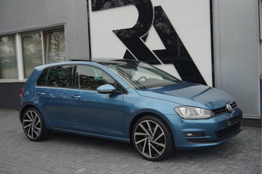 Volkswagen Golf - 1.4 TSI Highline Panorama|Leder|Xenon|PDC Blauw Metallic - 1