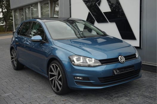 Volkswagen Golf - 1.4 TSI Highline Panorama|Leder|Xenon|PDC Blauw Metallic - 1