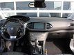 Peugeot 308 - 1.2 PureTech Blue Lease Executive Navi/Pano - 1 - Thumbnail