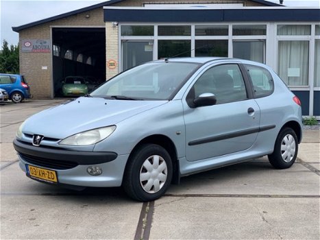 Peugeot 206 - 1.4 Gentry/Automaat/Airco/Stuurbkr - 1