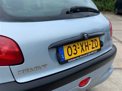 Peugeot 206 - 1.4 Gentry/Automaat/Airco/Stuurbkr - 1