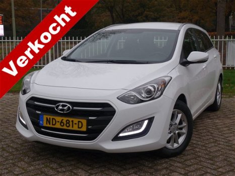 Hyundai i30 CW - 1.6 GDI COMFORT NAVI/ CLIMA/ LMV/ TREKHAAK - 1