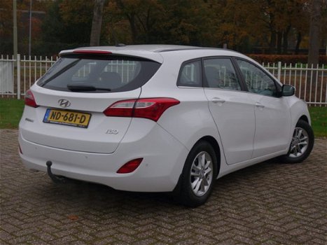 Hyundai i30 CW - 1.6 GDI COMFORT NAVI/ CLIMA/ LMV/ TREKHAAK - 1