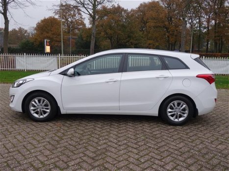 Hyundai i30 CW - 1.6 GDI COMFORT NAVI/ CLIMA/ LMV/ TREKHAAK - 1