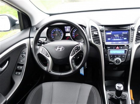 Hyundai i30 CW - 1.6 GDI COMFORT NAVI/ CLIMA/ LMV/ TREKHAAK - 1