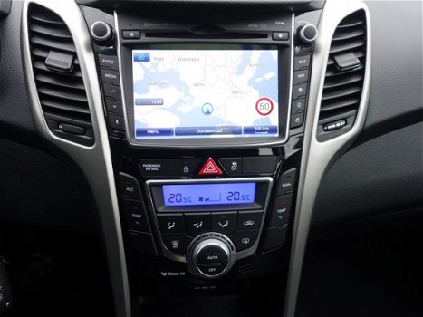 Hyundai i30 CW - 1.6 GDI COMFORT NAVI/ CLIMA/ LMV/ TREKHAAK - 1