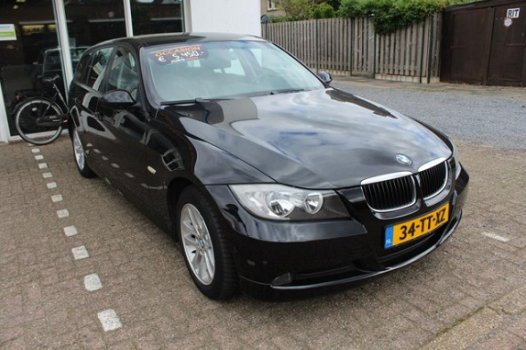 BMW 3-serie Touring - 318i Business Line * Incl. Airco / Leder pakket - 1