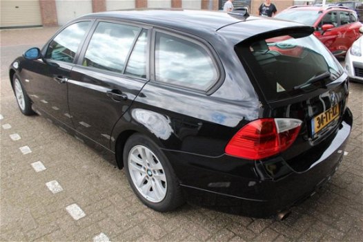 BMW 3-serie Touring - 318i Business Line * Incl. Airco / Leder pakket - 1